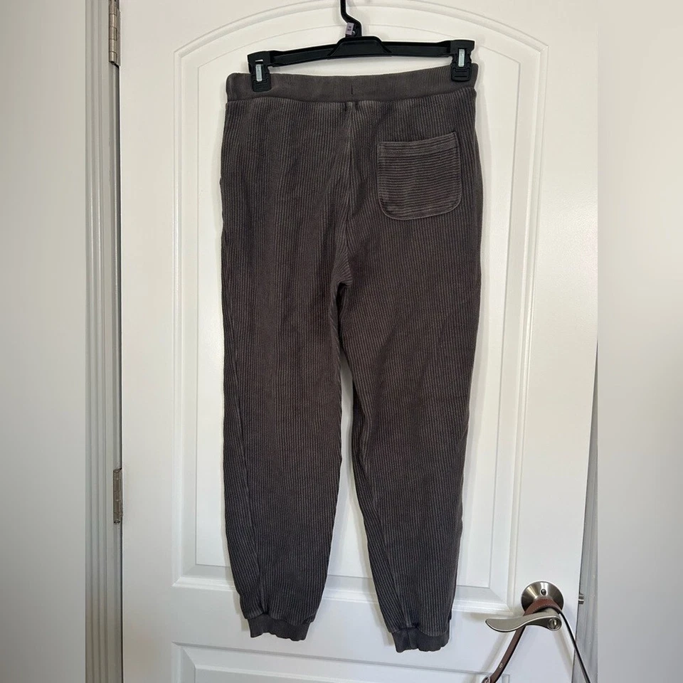 Pantalones de chándal Aerie para todos los días acogedores con cable acanalados talla mediana ropa de salón Foto 4 de 4