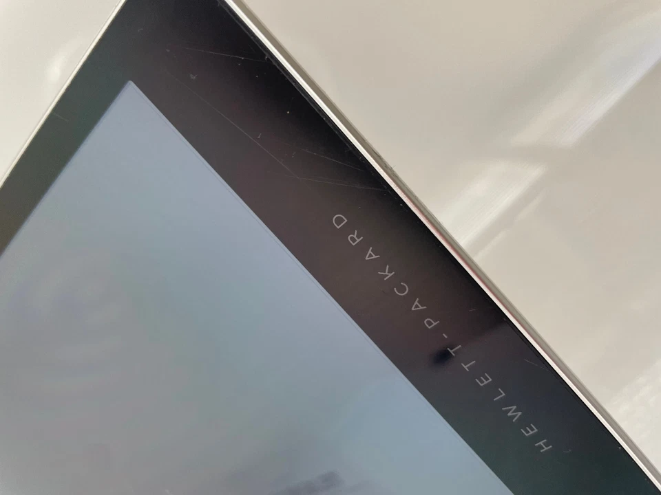 HP 8 Tablet Silver - Spares + Repairs Ref520 - Image 2 of 4