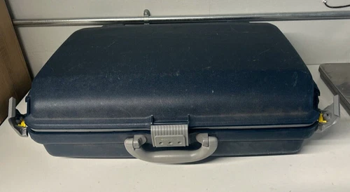 Samsonite NEC Hard Shell Case With Wheels For NEC MT 1050 Projector ( NO KEY )