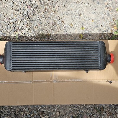 Mishimoto MMINT-UJB Universal Intercooler J-Line, Black