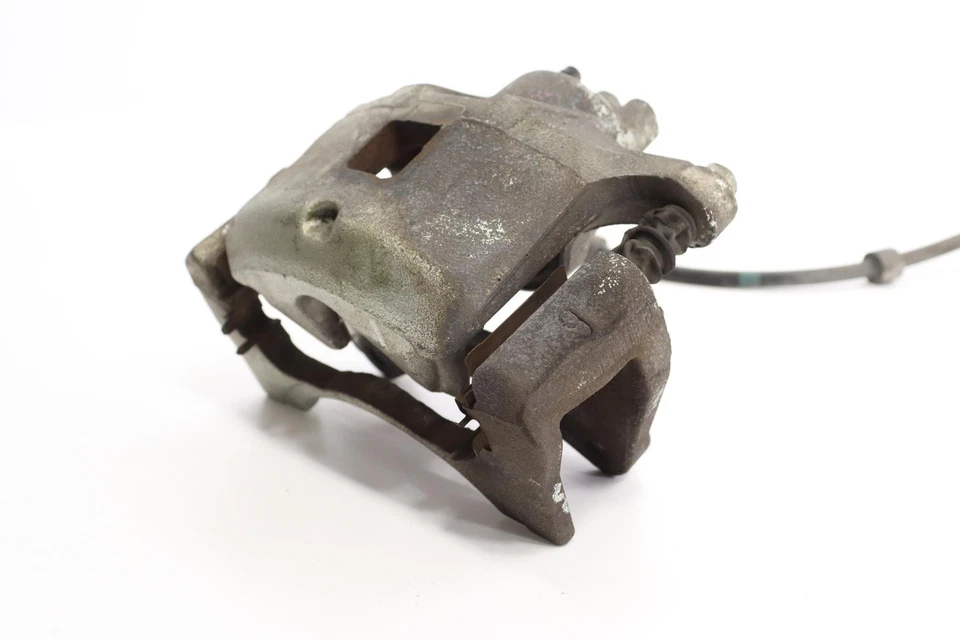 2017 - 2020 MITSUBISHI OUTLANDER FRONT RIGHT SIDE DISC BRAKE CALIPER OEM - Image 2 of 4