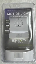 SnapPower MotionLight 1-Gang Duplex Outlet Wall Plate, White O1ML-XWH-SM20
