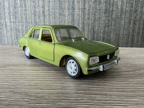 Polistil S48 - Peugeot 504 GL - Green - 1/26 Scale - Vintage Model