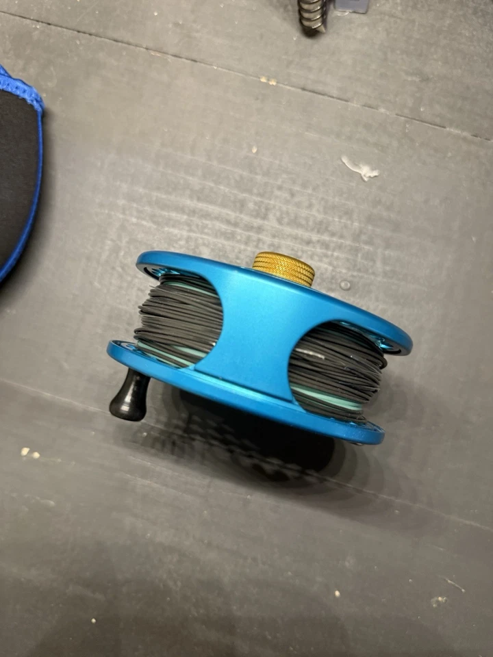 Nautilus NV-G 9/10 - Custom RARE Turquoise/Gold Fly Reel - Image 3 of 4