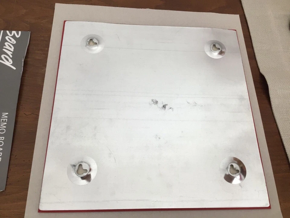 Tableau en verre magnetique neuf 30x30 cm Rouge Eurographics - Photo 2/4
