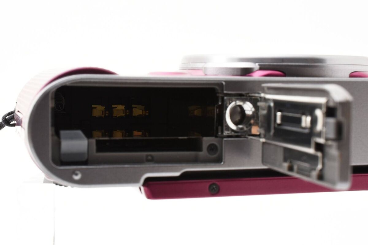 CASIO EXILIM EX ZR1700 WR Wine Red Digital Camera w/charger CASIO EXILIM EX ZR1700 WR Wine Red Digital Camera w/charger
