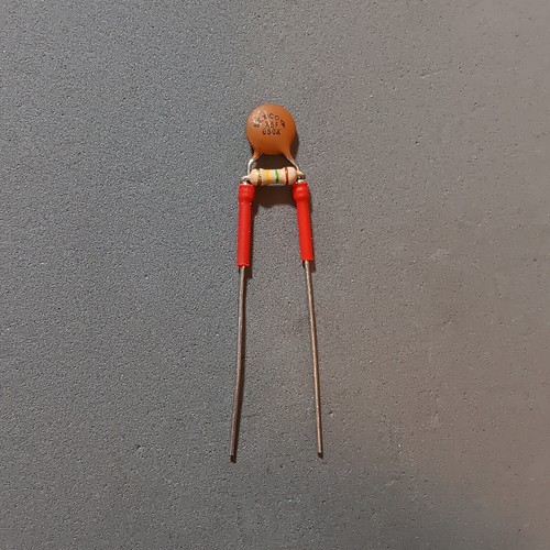 TREBLE BLEED "Suhr Designed" "CLASSIC", 680pF MIM Ceramic cap, 150K KOA CF res  - Bild 1 von 2