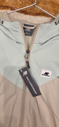 NEW BALANCE Ladies Sports Spray Jacket - Size L - BNWT - Picture 4 of 4