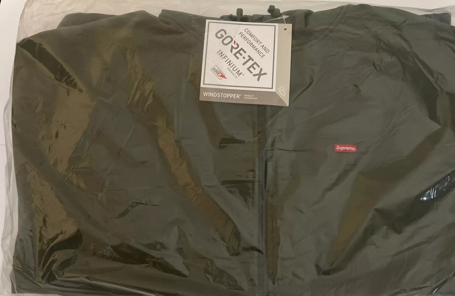 SWEAT SHIRT À CAPUCHE ZIPPÉ SUPRÊME/WINDSTOPPER OLIVE FONCÉ (FW22 SEMAINE 18 TAILLE S