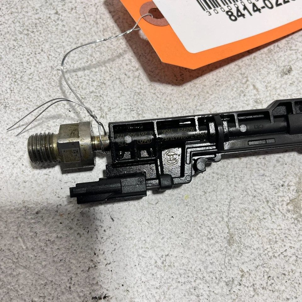 2011-2016 BMW 528I F10 175K ENGINE GASOLINE ENGINE FUEL INJECTOR OEM 1PCS - Imagem 3 de 4