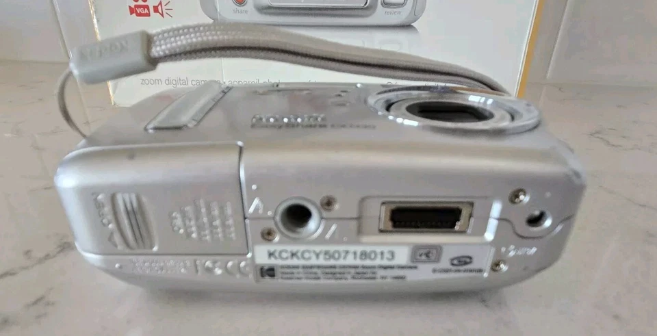 Cámara digital Kodak EasyShare CX7430 4,0 MP 3X zoom - PROBADA con caja y batería Foto 4 de 4