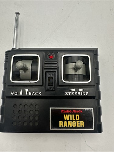De colección Radio Shack RC Wild Ranger 4x4 Semi Monster Truck SOLO REMOTO - Imagen 3 de 5
