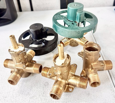 #ad Moen Posi Temp Pressure Balancing Rough In Valves Lot Of 4 $69.97