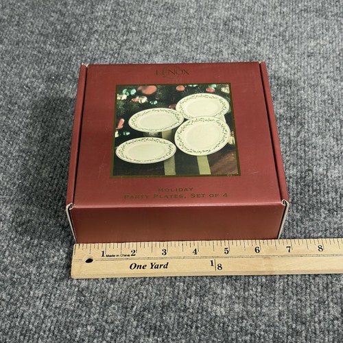 Lenox Holiday Party Plates Set of 4 Holly China Gold Rim Dimension Collection - Picture 9 of 12