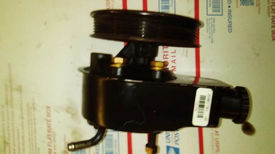 OEM MERCRUISER  VORTEC POWER STEERING PUMP - 26007703   PULLEY FOR V8 305/350 - Image 2 of 4