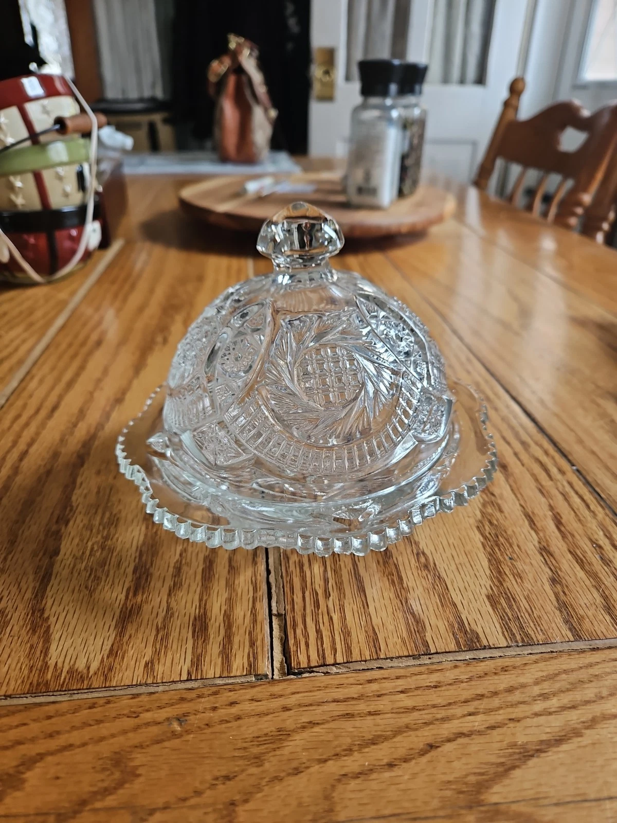LE Smith Sunburst Clear Pressed Glass Cheese Butter Dish Covered Lid Round