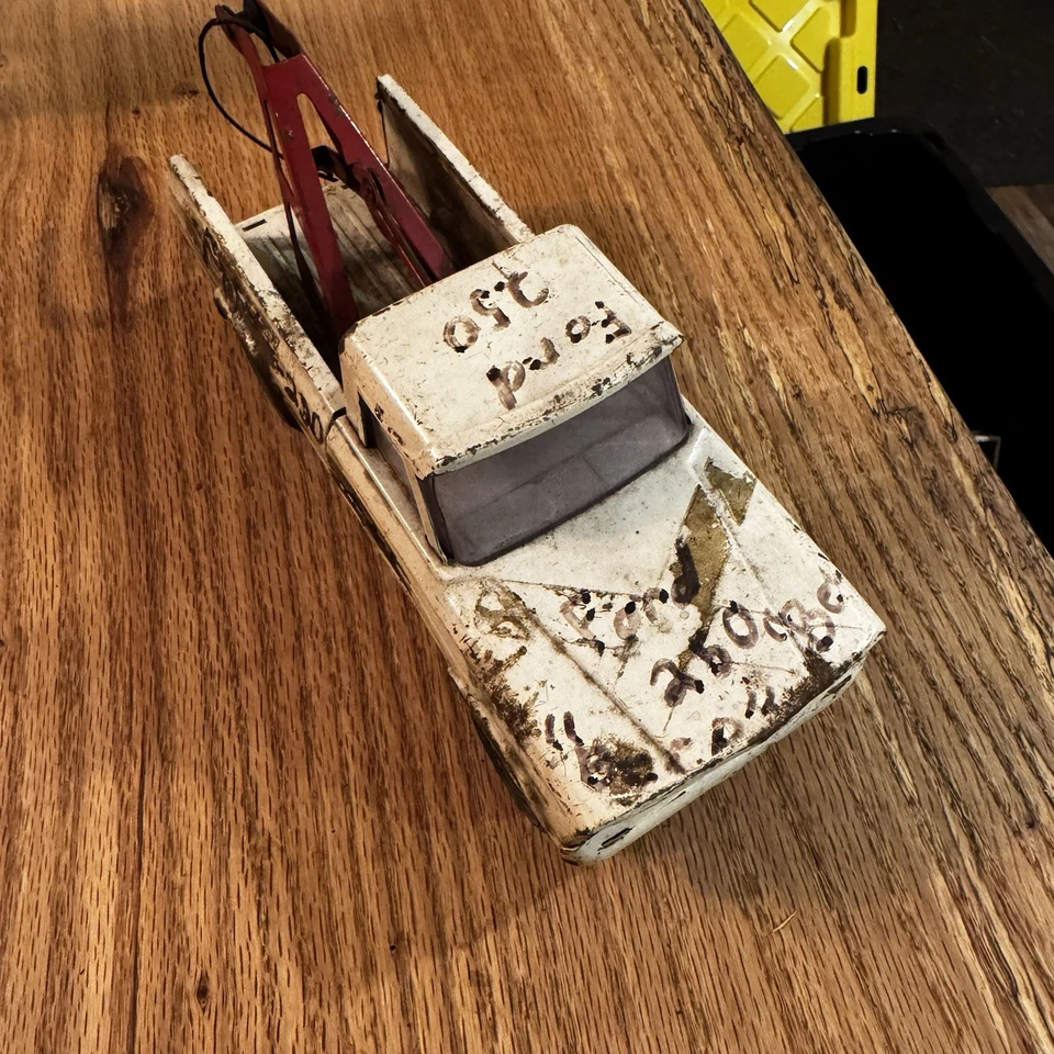 Vintage 1960 Tonka White & Red Metal Mini Jeep Pickup Wrecker Tow Truck - Image 2 of 4