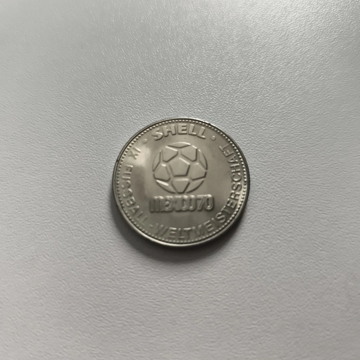 SHELL MEXICO 1970 FIFA WC GERMANY GERD MÜLLER Token, 29.6mm 9.7g. FF9.1 | UK