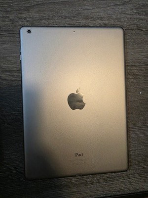 Apple iPad Air 1st Generation Space Gray 9.7 Inch
