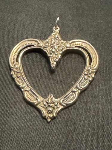 F-137 Vintage Towle 1976 Sterling Silver 925 Floral Flower Open Heart Pendant