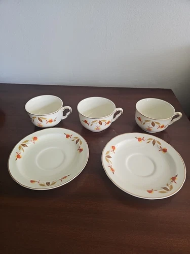 3 Vintage Hall Jewel Tea Autumn Leaf Cups & 2 Saucers
