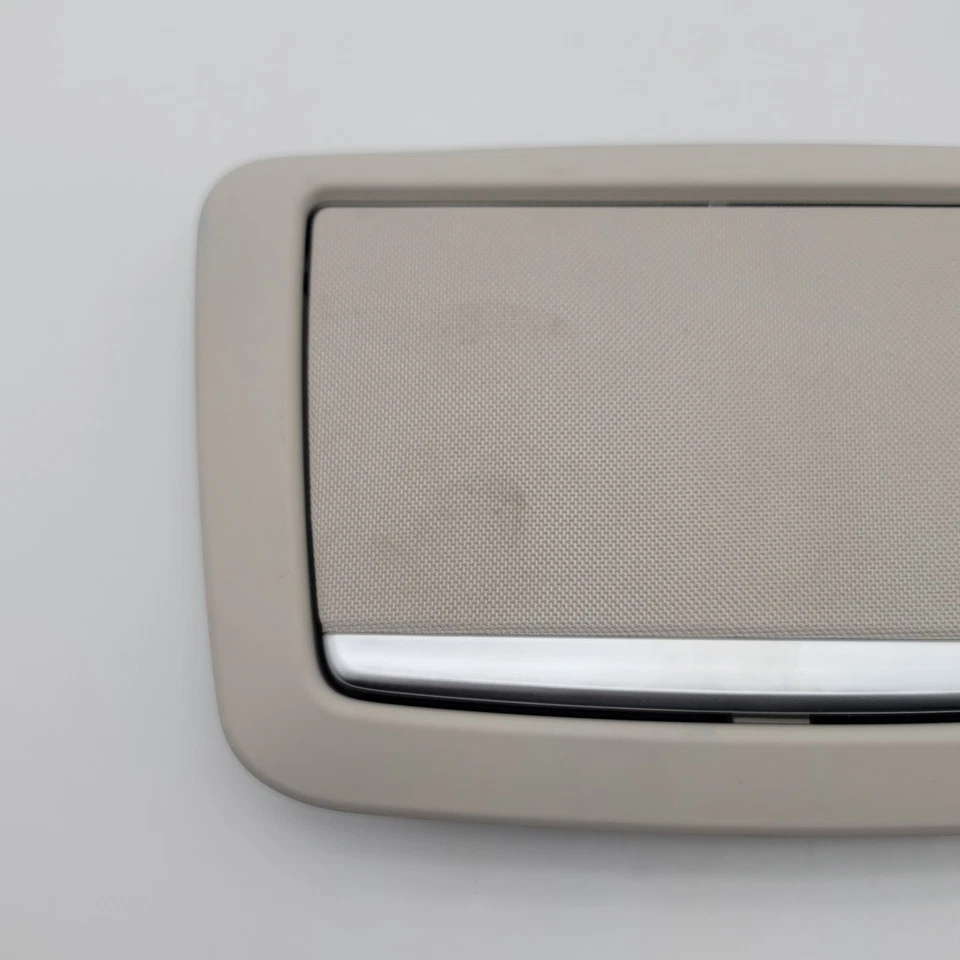 2016 - 2022 BMW 740I G12 ROOF REAR OVERHEAD DOME LAMP OEM 7394887 BROWN - Image 4 of 4