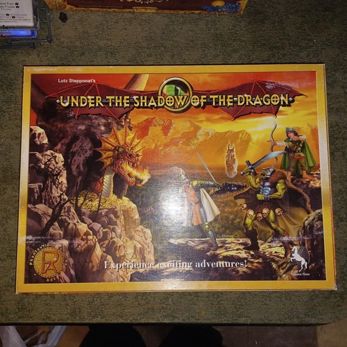 Pegasus Press: Board Game - UNDER THE SHADOW OF THE DRAGON complete - Picture 1 of 2