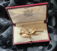 9ct Gold 375 Swallow Sweetheart Victorian Brooch and Case 