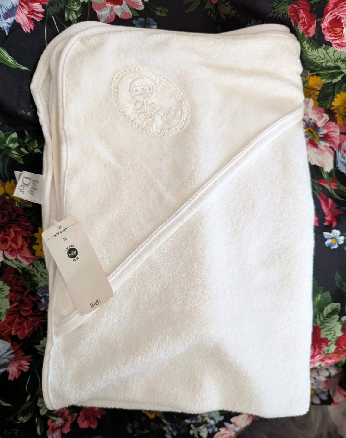Christian Dior Baby Dior Bath Towel Set 3 Pc NWT RARE Vintage USA Made Precious
Opens in a new windo