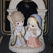  RARE Precious Moments Unto Us a Child is Bor...