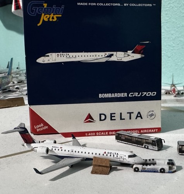 #ad Gemini Jets Delta Bombardier CRJ700 1:400 Scale Aircraft Model $48.00