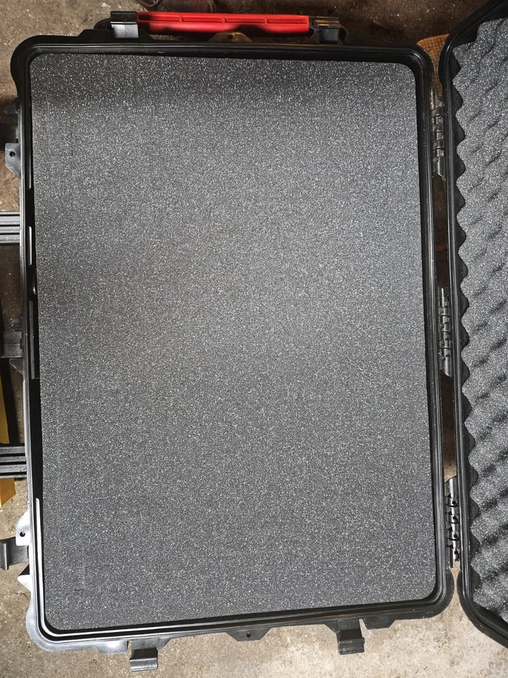 Estuche rígido con ruedas HPRC 2780WF con nuevo inserto de espuma sin usar Foto 3 de 4