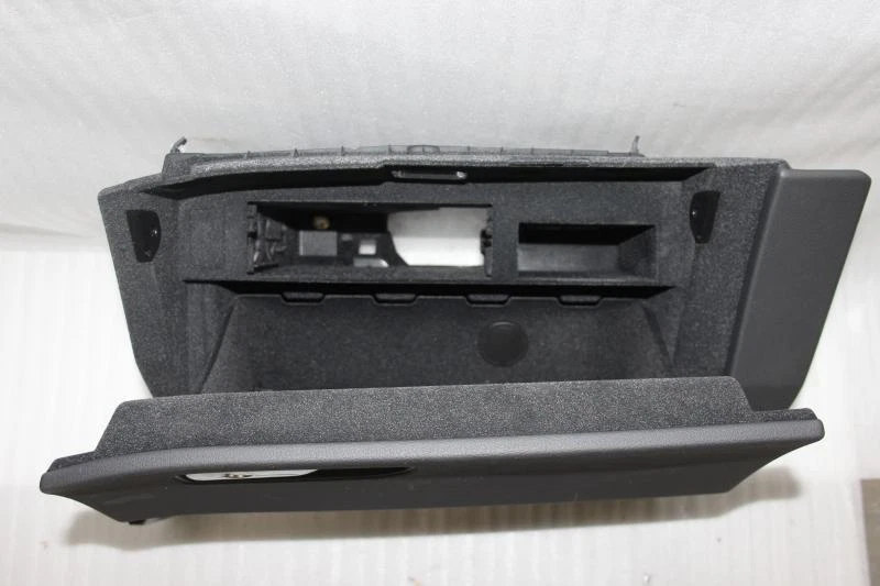 Glove Box AUDI Q7 16 - Изображение 2 из 4