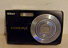 Nikon COOLPIX-S200 7.1MP Digitalkamera Black ohne Zubehör defekt aus Nachlass