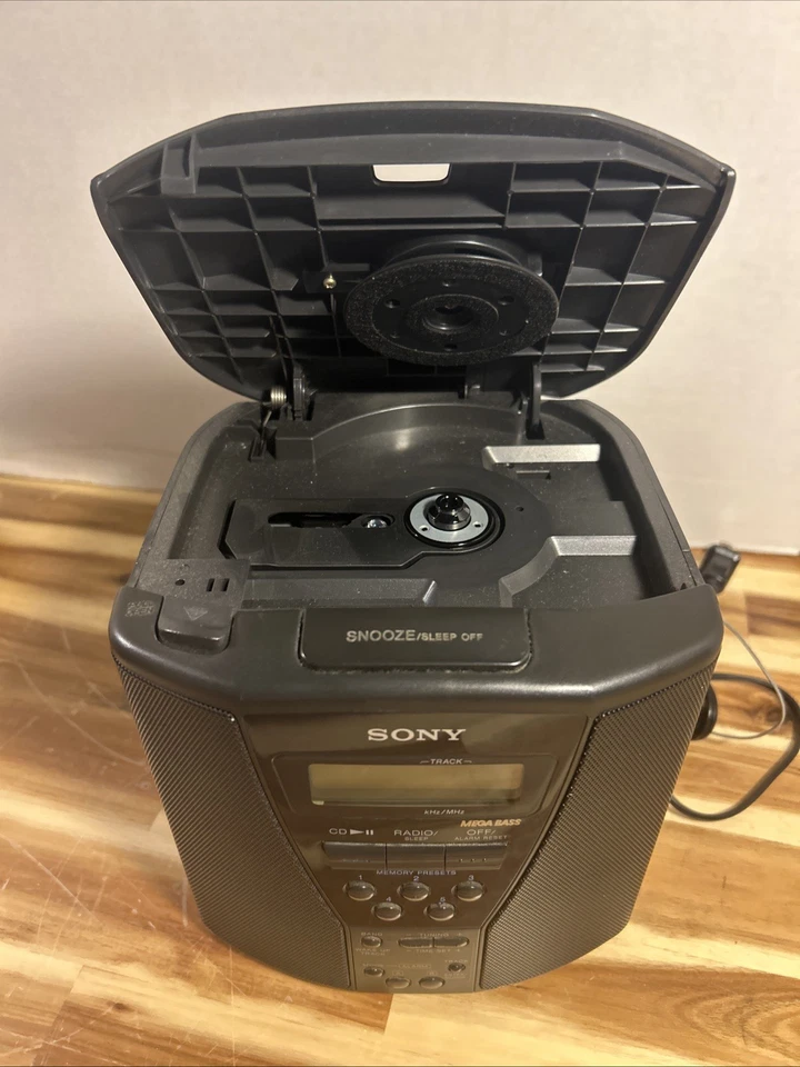 Sony ICF-CD833 Dream Machine Dual Alarm AM FM CD Player Clock Radio 5 Presets - Image 3 of 4