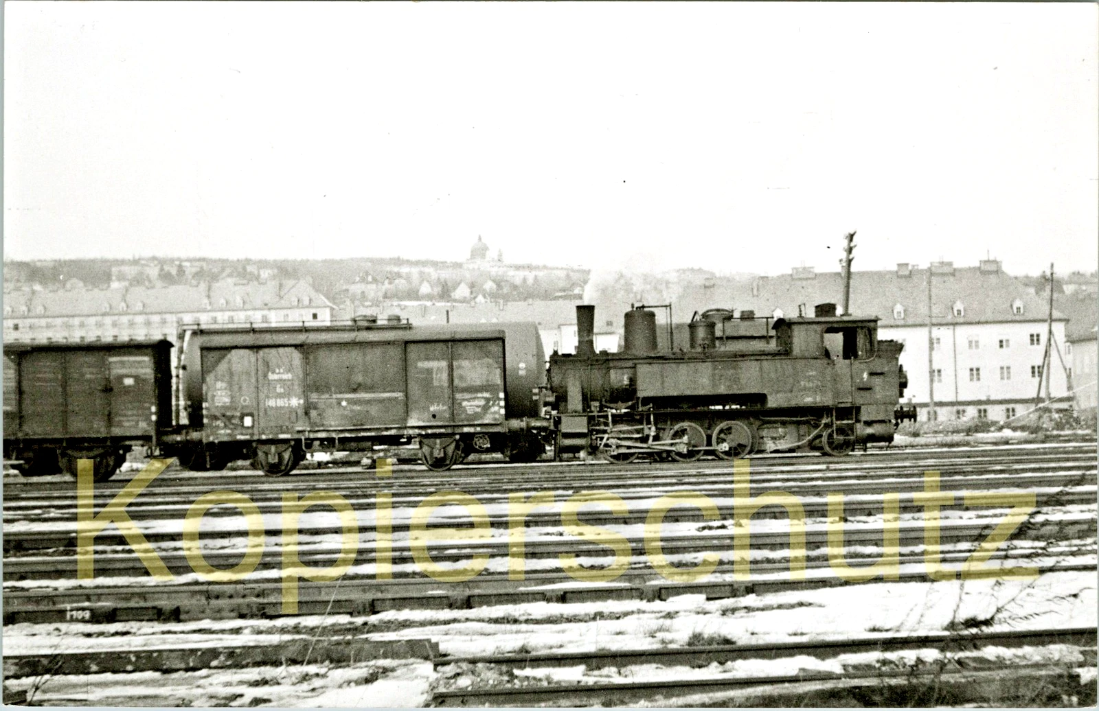 Foto - BBÖ 98 671 (ex DRB ex bay 1906) verschiebt in Wien-Hütteldorf 1951 - Bild 1 von 1