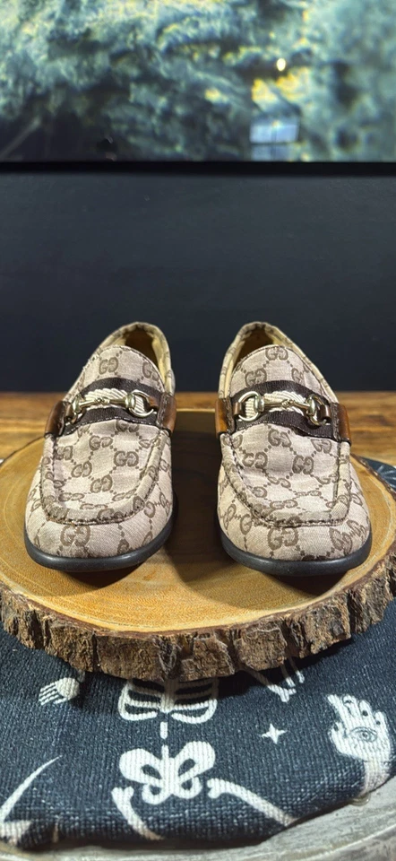 ВИНТАЖНЫЕ классические женские лоферы GUCCI с принтом GG 8,5 B - Изображение 2 из 4