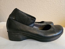 Dansko Lulu black leather shoes. sz38. Very gently worn.