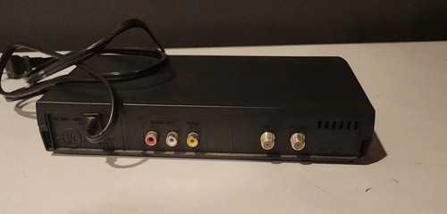 Magnavox TB110MW9 SDTV Converter Box Digital To Analog Tuner NO REMOTE/CORDS - Picture 6 of 13
