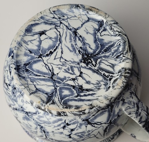 Unusual Antique Blue White Marblized Porcelain Mulberry Chamber Pot with Handle - Picture 8 of 14