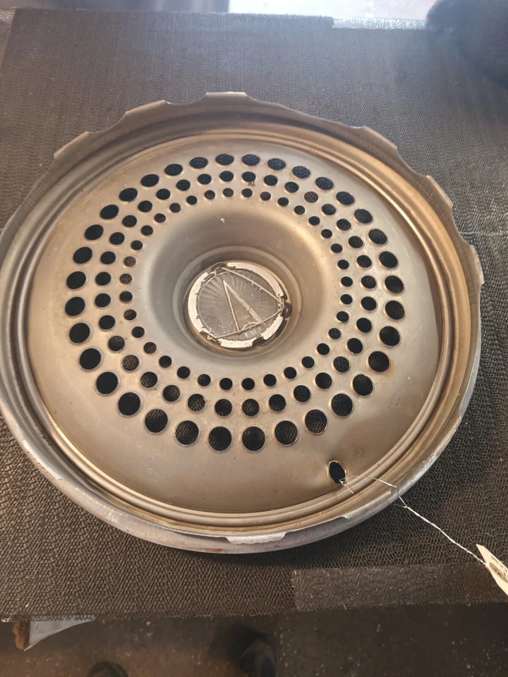 Cubiertas de rueda de 15" Pontiac Firebird/LeMans/Grand Prix 1977-1978 OEM Foto 4 de 4