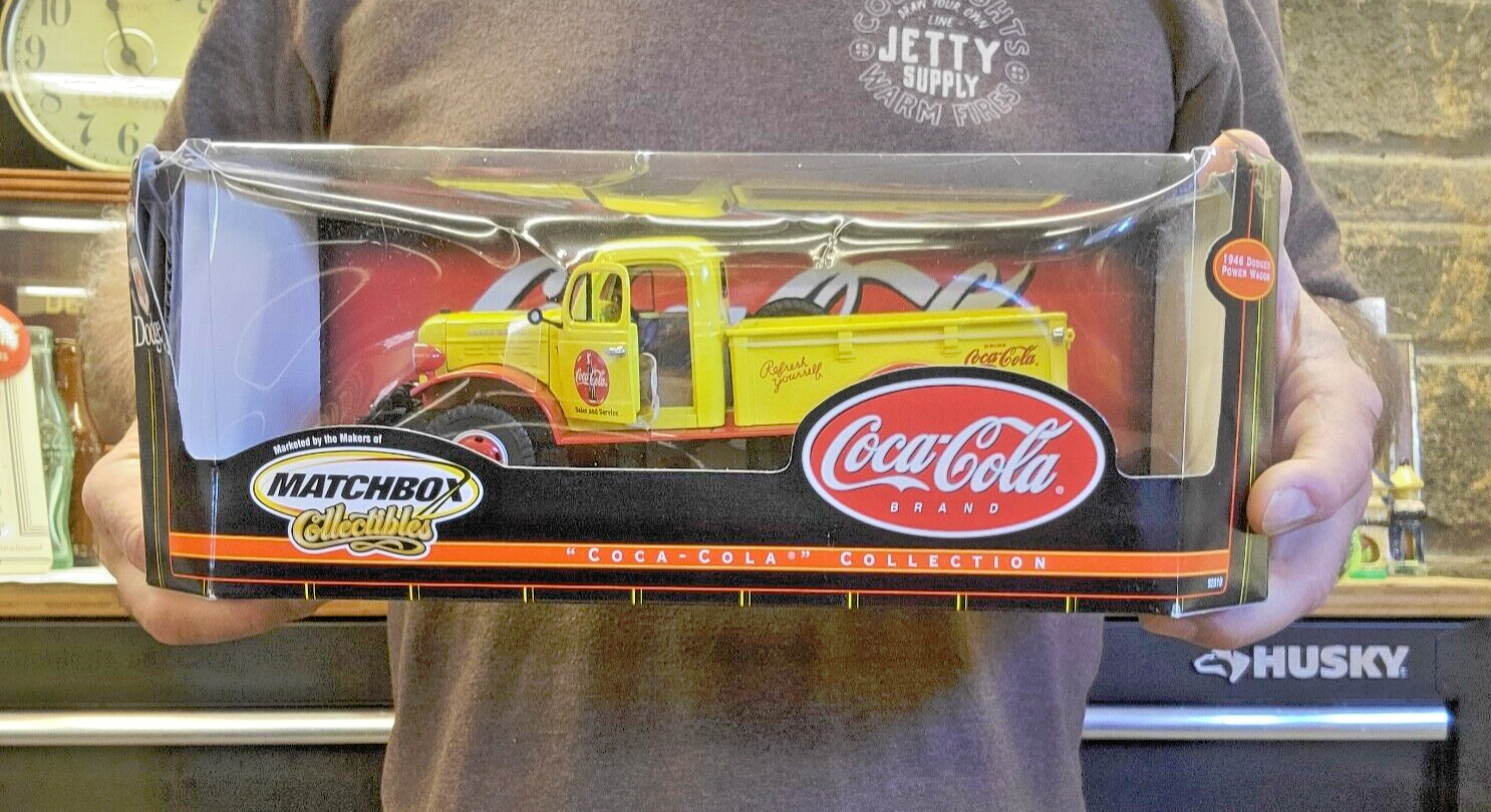 2000 Matchbox Coca-Cola Collection 1946 Dodge Power Wagon 1:18 MINT IN BOX