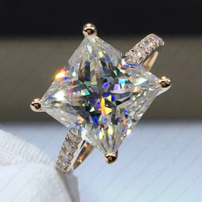 3,58 TCW Prinzessin Moissanit Vier Krappen Verlobungsring 14K Gelbgold vergoldet