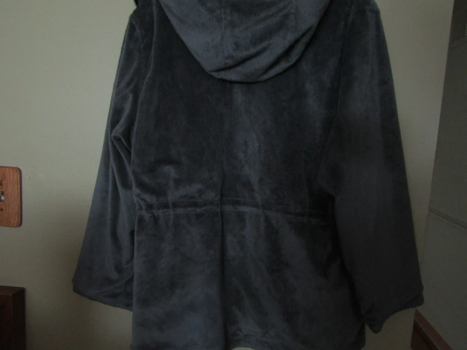 WHITE STAG Size 2X 18W-20W GRAY Faux Fur Reversible BLACK Zip Up Hooded JACKET - Image 3 of 4