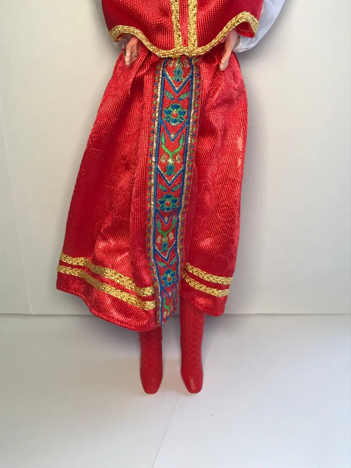 Muñecas Barbie rusas vintage del mundo edición coleccionista 1996 Mattel #16500 Foto 3 de 4