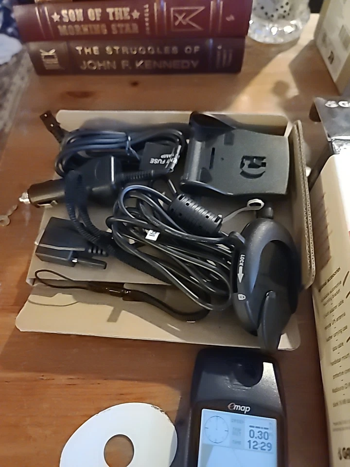 Garmin eMap Deluxe Handheld GPS Navigation Bundle,l - Image 3 of 4