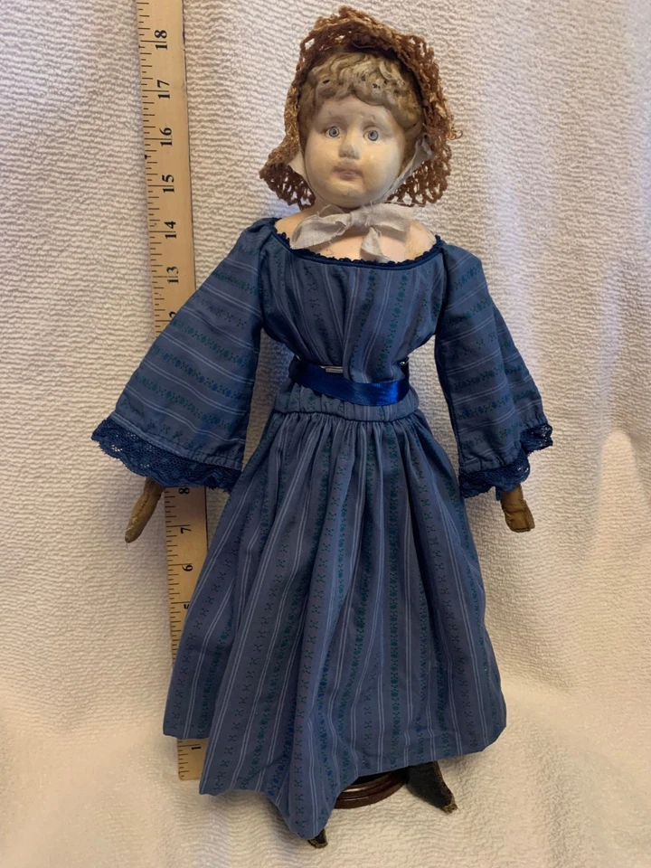 Muñeca antigua de papel maché alrededor de finales de 1800 18" de alto ropa antigua cuerpo original Foto 2 de 4