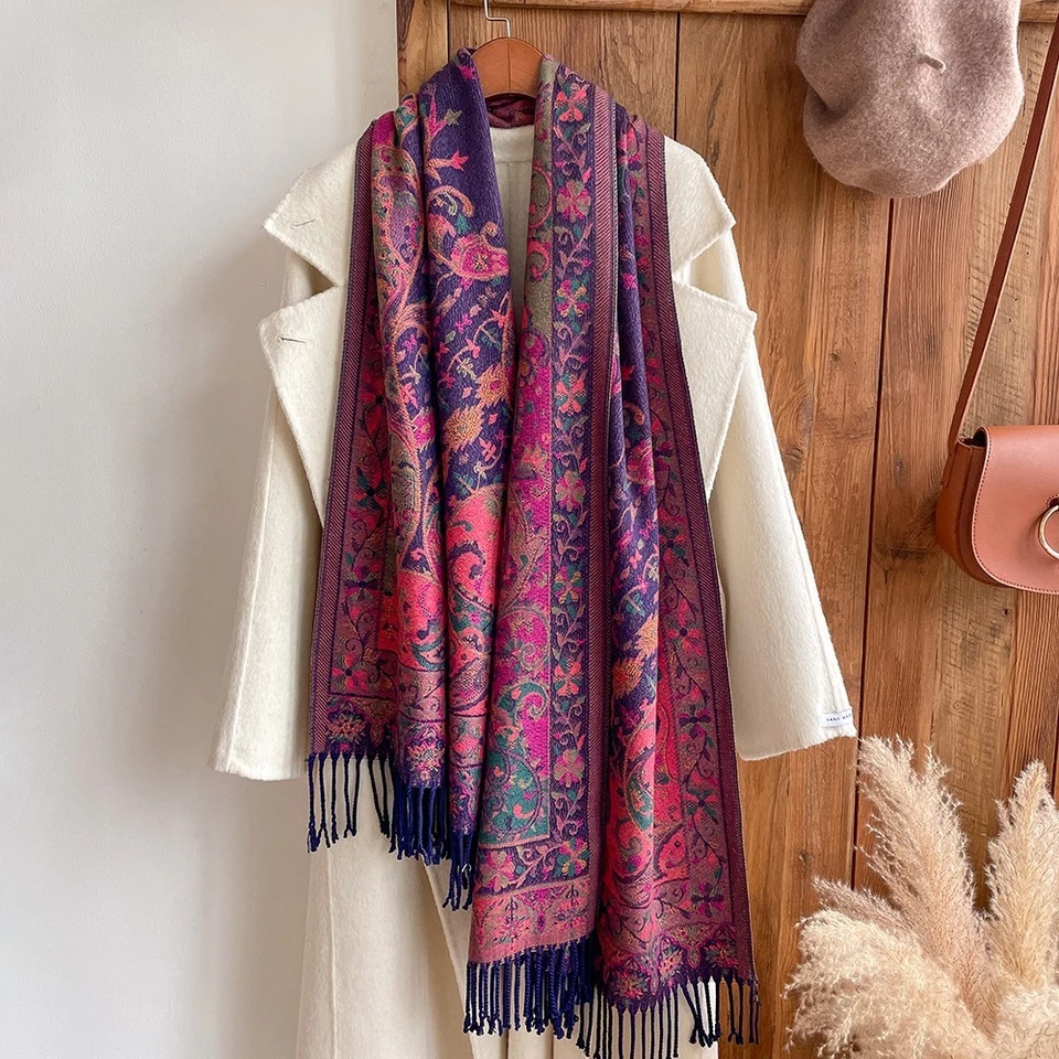 Bufanda chal artesanal de mezcla de lana de cachemira | Estola envolvente con flecos florales rosa púrpura Foto 2 de 2