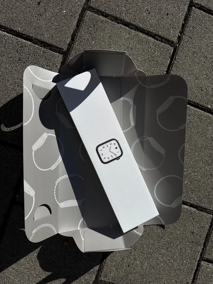 Apple Watch Series 7 · 45 mm · Titanium · GPS, Foto 3 von 5
