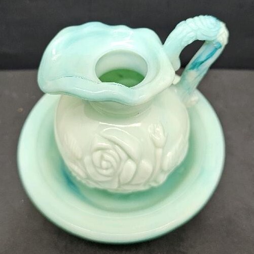 食器 AVON Vintage Milk Glass Avon Mint Green Pitcher & Saucer Set Collectors